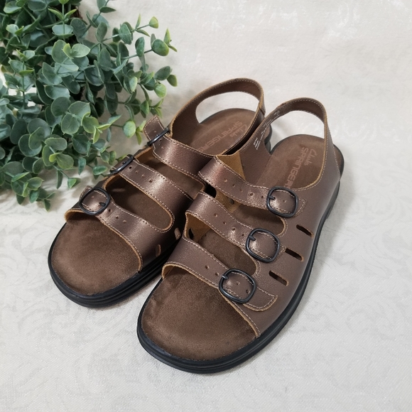 Clarks Shoes - CLARKS Springer Sunbeat Slingback Sandals size 9